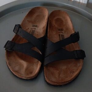 Birkenstock Yao balance sandals worn once got caught in the rain. Size 40 N/M